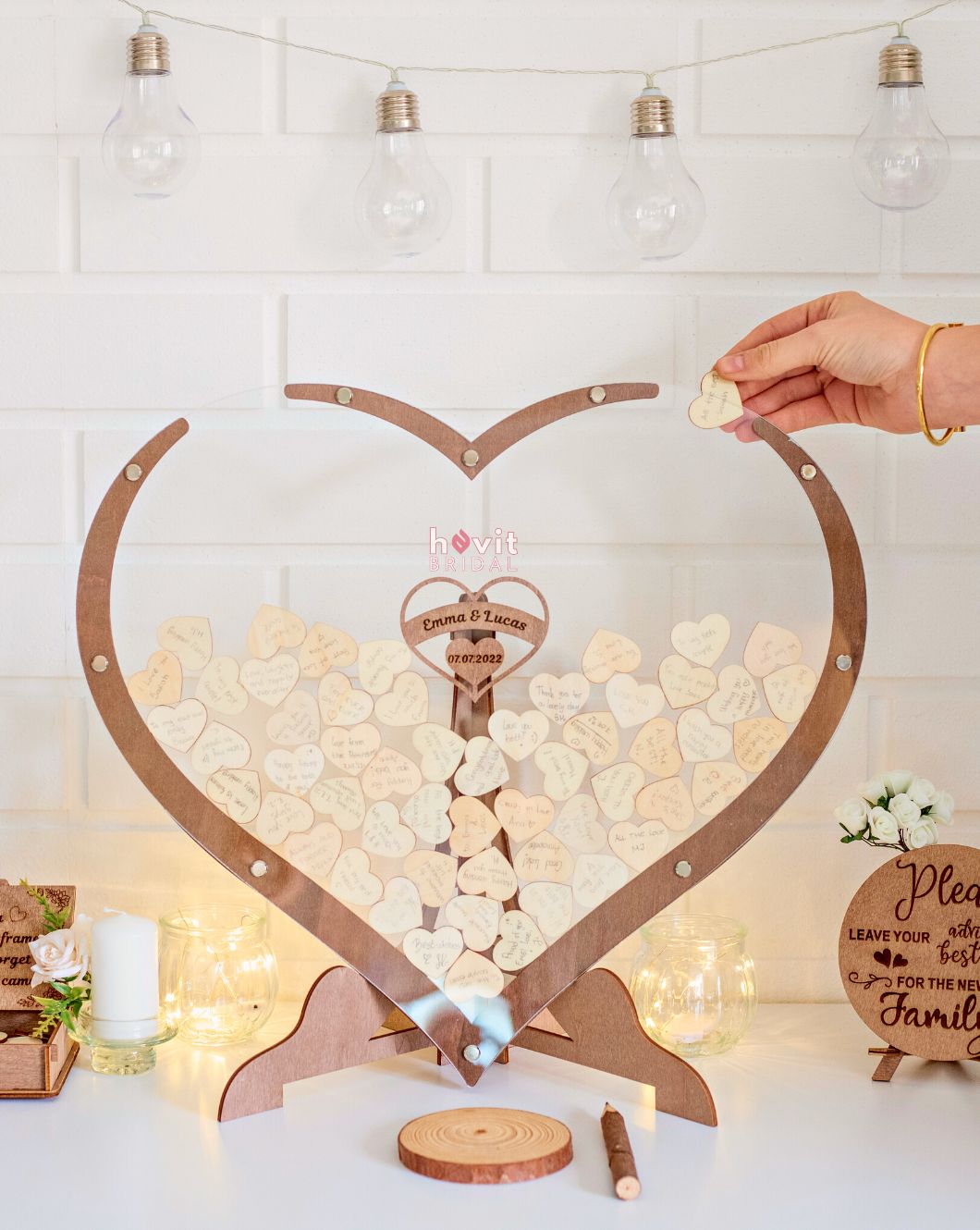 Gästebuch zur Hochzeit mit Holzherzen