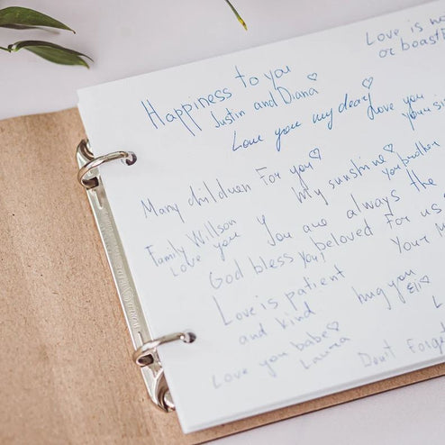 Personalisiertes Holzbuch