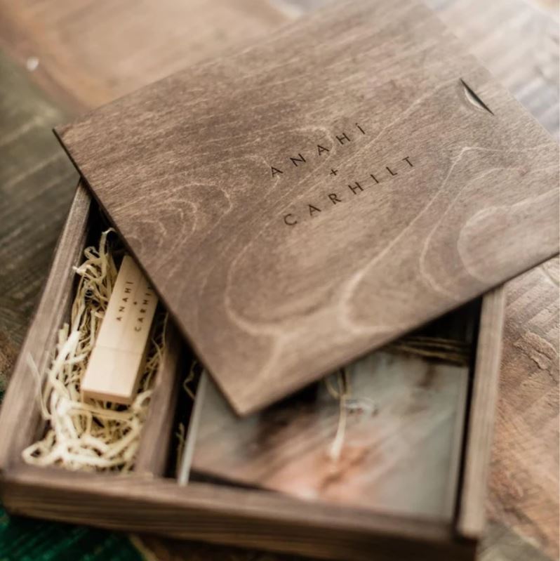 Fotobox aus Holz mit USB-Stick 