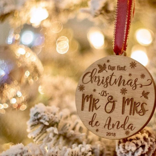 Unser erstes Weihnachten als Herr und Frau - Holzornament