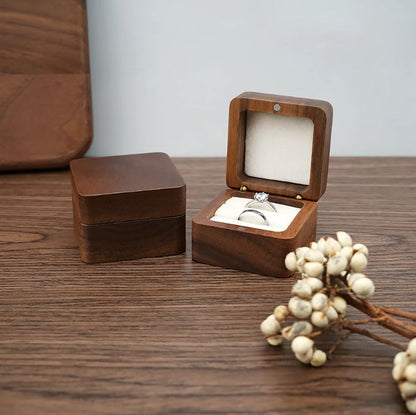 Ringschatulle aus Holz zur Hochzeit