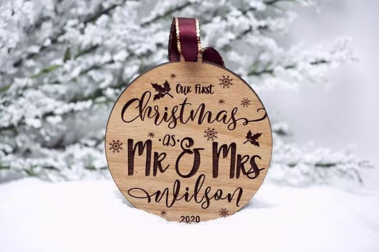 Unser erstes Weihnachten als Herr und Frau - Holzornament