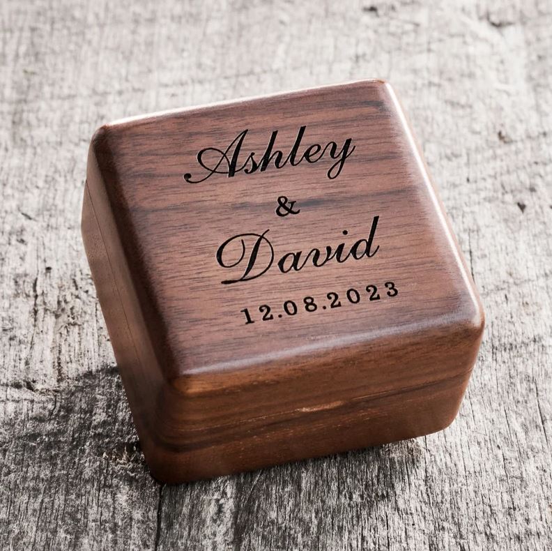 Ringschatulle aus Holz zur Hochzeit