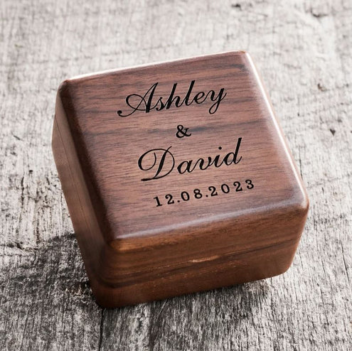 Ringschatulle aus Holz zur Hochzeit