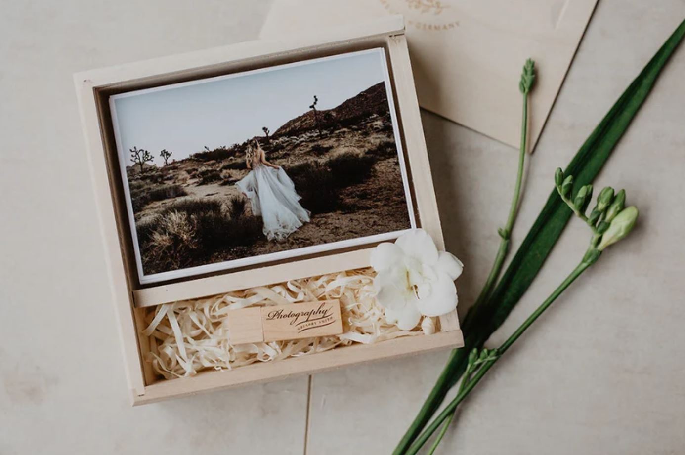 Fotobox aus Holz mit USB-Stick 