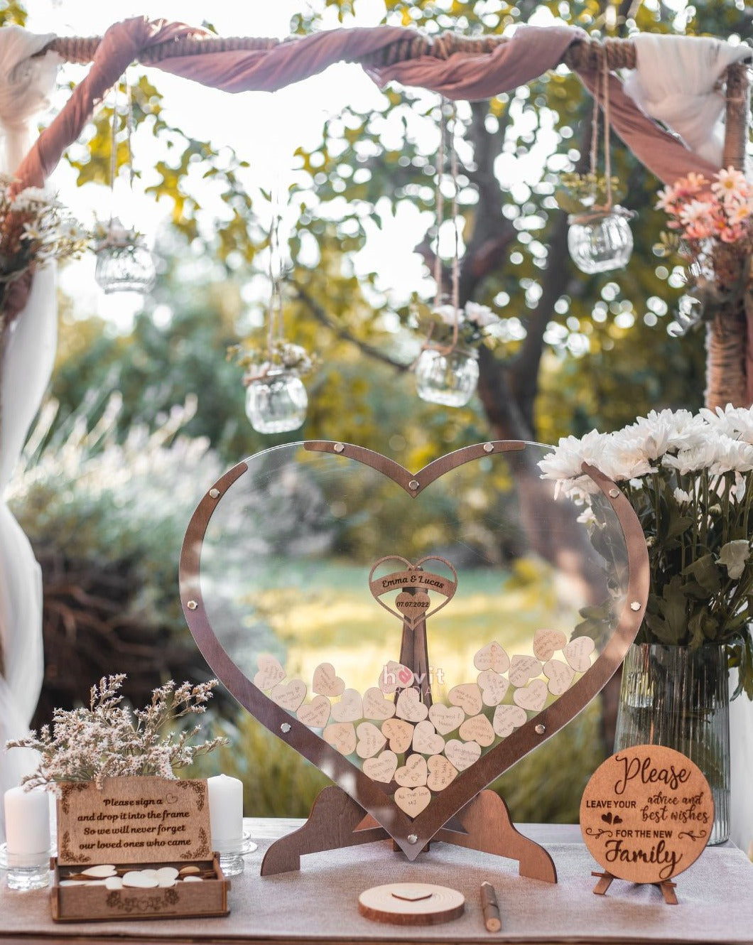 Gästebuch zur Hochzeit mit Holzherzen